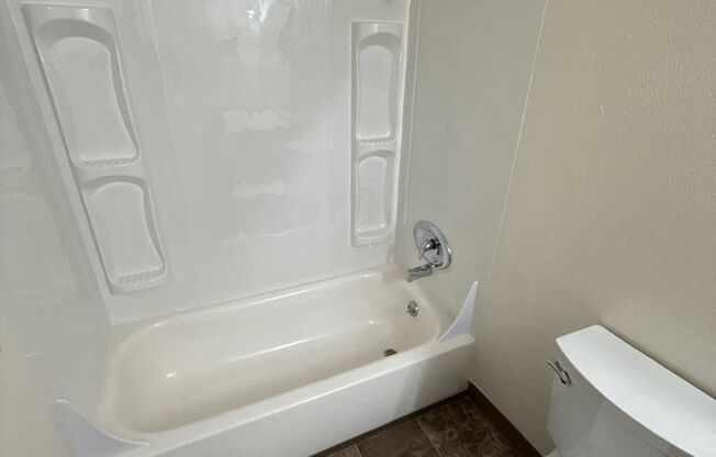 2 beds, 1 bath, 825 sqft, $1,245, Unit 217