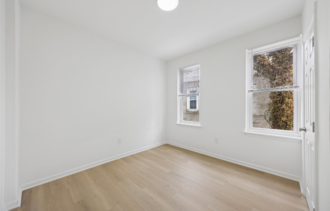 176 W HANSBERRY ST
