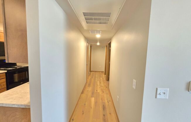 2 beds, 1 bath, 1,090 sqft, $1,230, Unit 3400 202