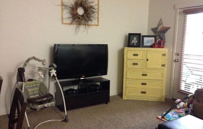 2 beds, 2 baths, $2,000