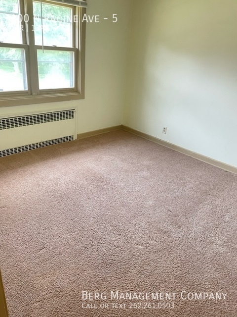 100 N RACINE AVE