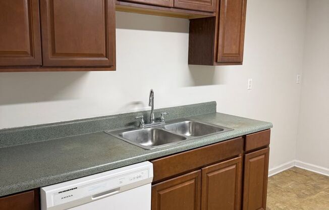 Nice 2/1 locted in Orange Park