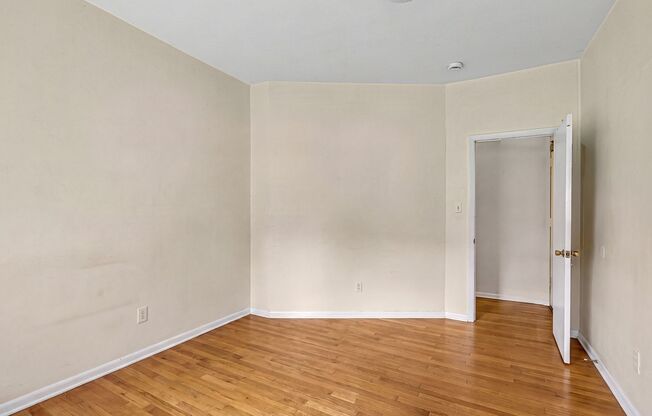3 beds, 2 baths, 1,300 sqft, $3,300, Unit 2W