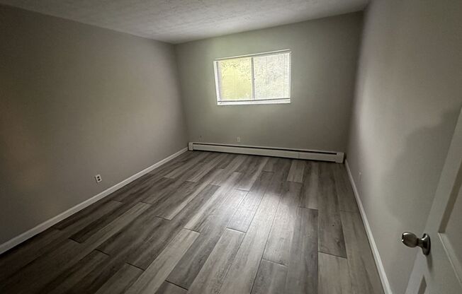 1 bed, 1 bath, 560 sqft, $825, Unit 611-15