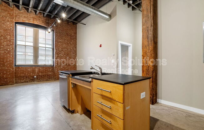 1 bed, 1 bath, 735 sqft, $1,050, Unit 202