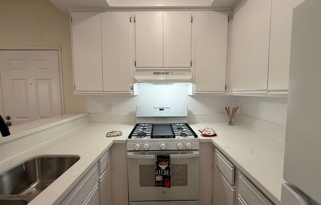 1 bed, 1 bath, 700 sqft, $1,850, Unit 201