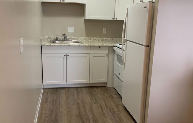 2 beds, 1 bath, 800 sqft, $1,195, Unit 415
