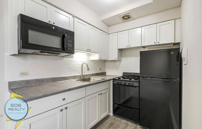 Studio, 1 bath, $1,375, Unit 5O