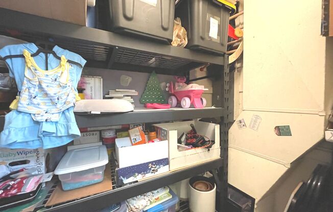 2 beds, 1 bath, $2,145, Unit 101
