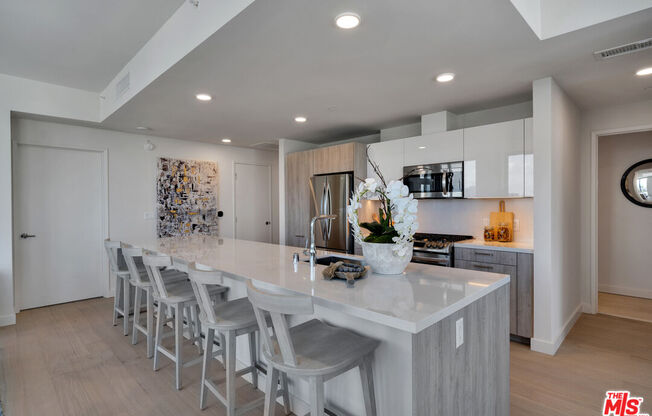 3 beds, 3 baths, 2,614 sqft, $17,995, Unit PH02