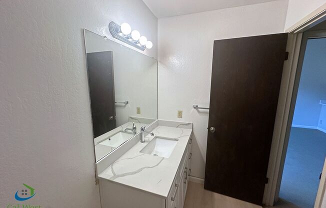 1 bed, 1 bath, 600 sqft, $1,925, Unit 17