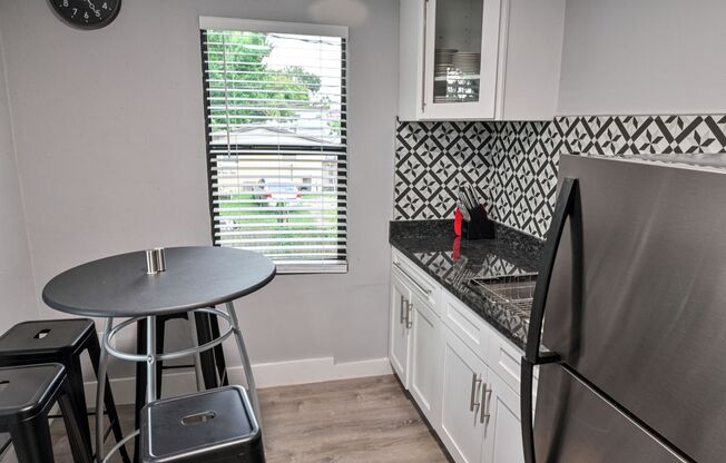 4 beds, 2 baths, 1,200 sqft, $3,200, Unit 205 W Frances, Unit 3