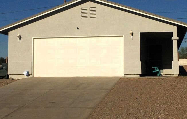 Spacious Single-Family Gem in Bullhead City 3BR/2BA, with Attached Garage