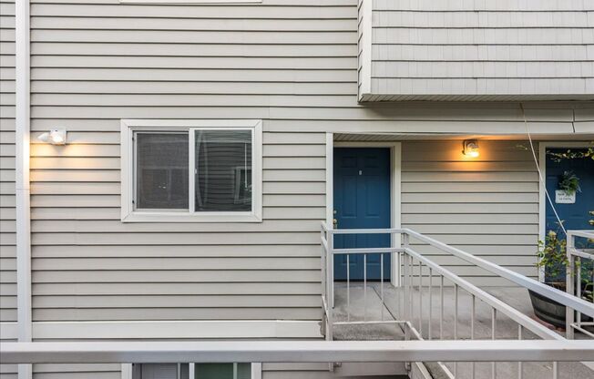Modern 2-Bed / 2.5-Bath Condo Near OHSU — Assigned Garage Parking - 1 Month Free Special