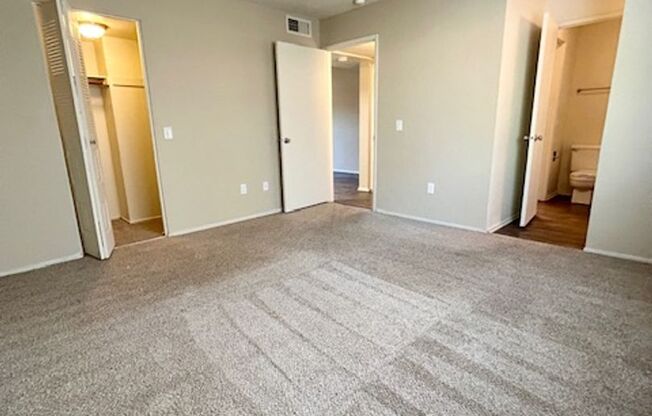 1 bed, 1 bath, 700 sqft, $1,500, Unit 87