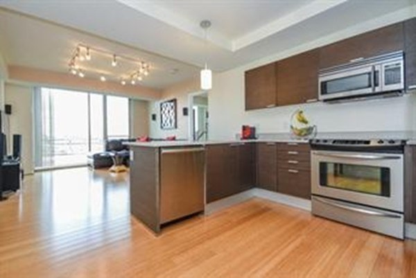 2 beds, 2 baths, 1,367 sqft, $4,800, Unit 811