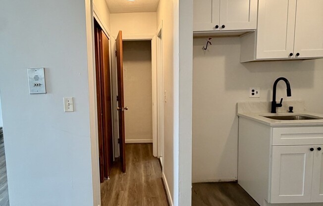Studio, 1 bath, 450 sqft, $1,900, Unit 204