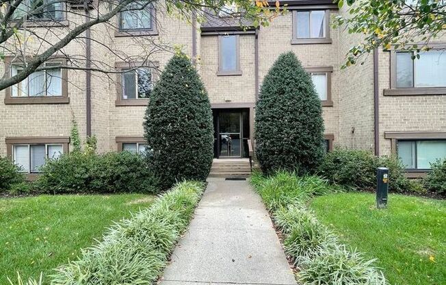 1659 PARKCREST CIR