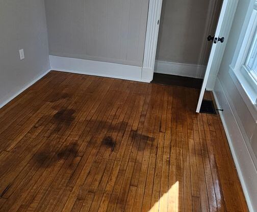 2 beds, 1 bath, 760 sqft, $2,400, Unit 19 Keegin