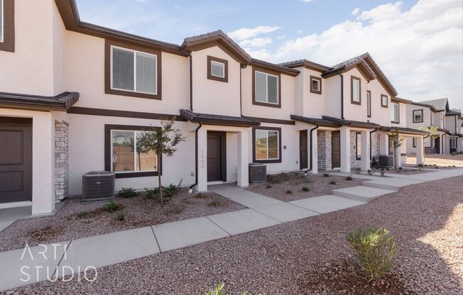 Enjoy this charming 3-bedroom, 2-bathroom home nestled in the scenic Hoodoo Hollow at Long Valley.