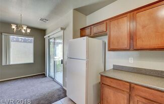 Adorable 3 bedroom condo in a gated Northwest community!