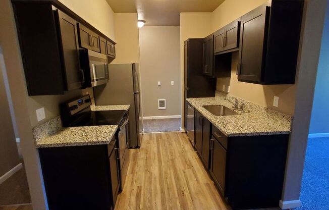 3 beds, 2 baths, 1,127 sqft, $1,790, Unit 211