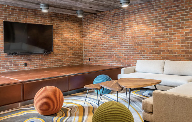 2 beds, 1 bath, $5,540, Unit 2108