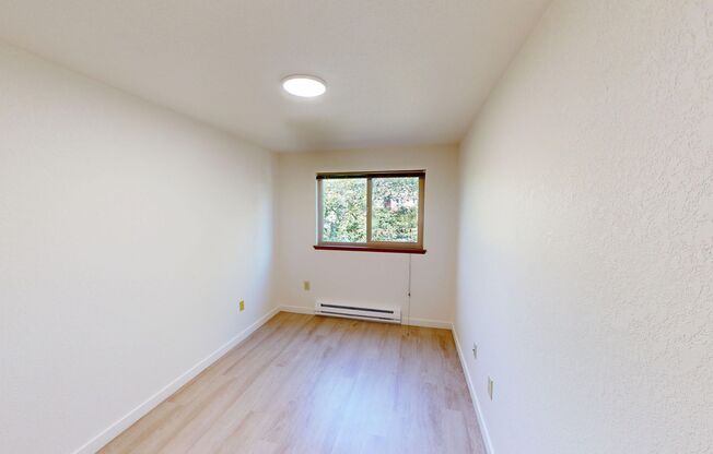 3 beds, 1.5 baths, 877 sqft, $2,583.33, Unit 303