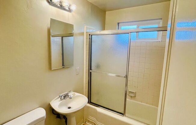 2 beds, 1 bath, 825 sqft, $3,245, Unit 1