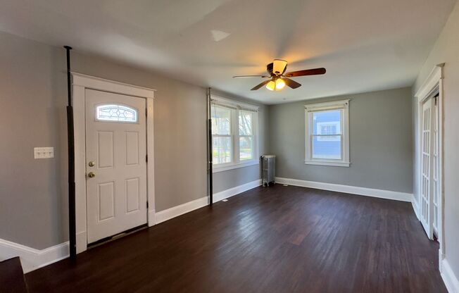 Charming 3 Bedroom/ 1 Bathroom Home in Dundalk, MD!