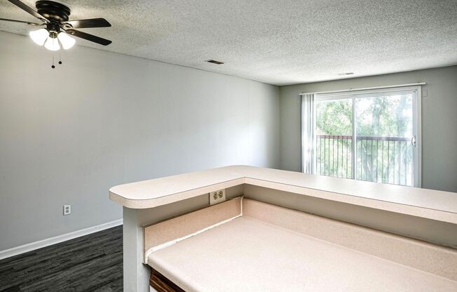 2 beds, 2 baths, 750 sqft, $925, Unit 134