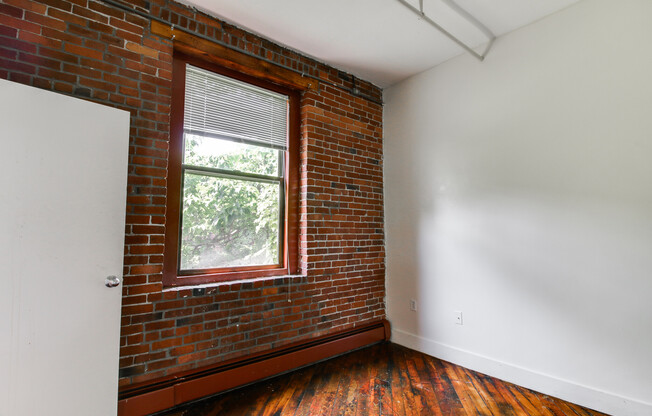 2 beds, 1 bath, 1,100 sqft, $4,400, Unit E214