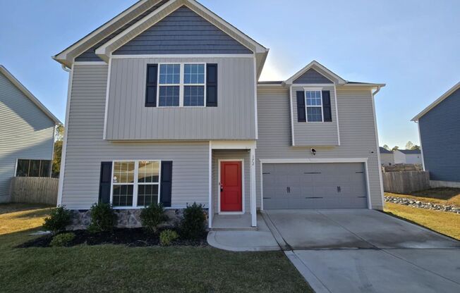 Wonderfully maintained 2 Story Home in Raeford.