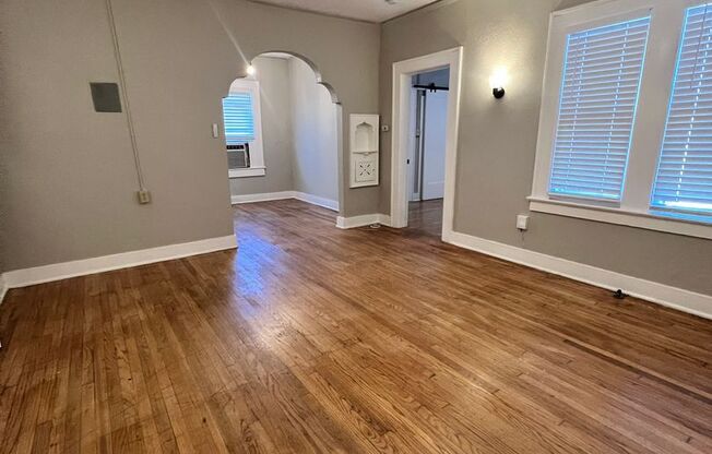 128 W MAGNOLIA AVE
