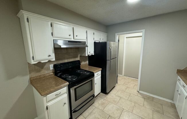 2 beds, 1 bath, $1,025