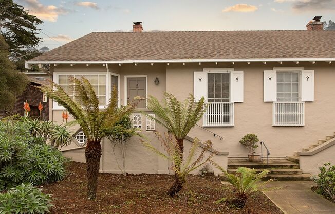 Classic Pacific Grove Duplex - Available July 5th