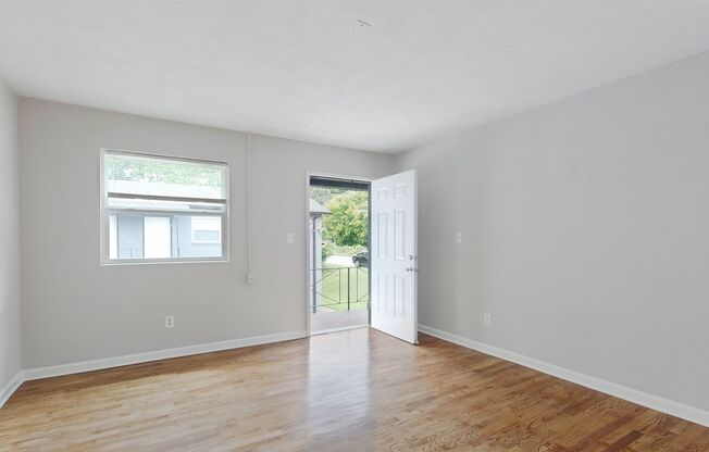 2 beds, 1 bath, $1,250, Unit C2