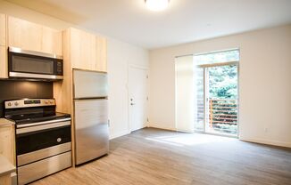Sellwood-Modern TOP FLOOR 1 Bdr with W/D & Balcony!