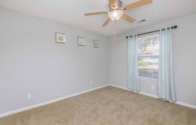 2 beds, 2 baths, 1,070 sqft, $1,129