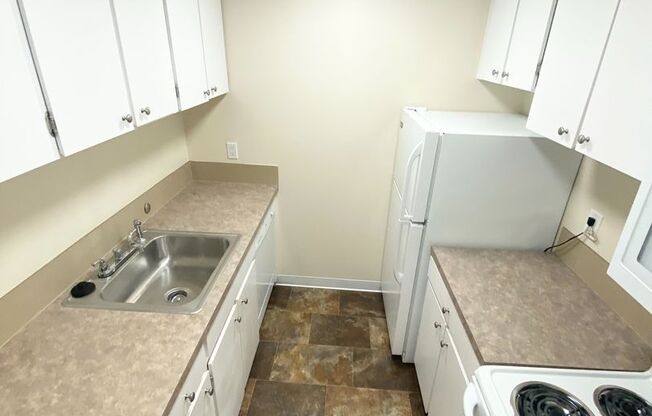 2 beds, 1 bath, 800 sqft, $1,995, Unit 405