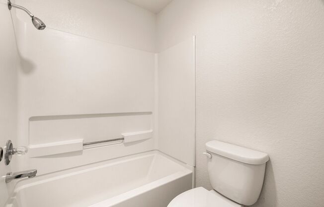 2 beds, 2 baths, 867 sqft, $1,695, Unit 142