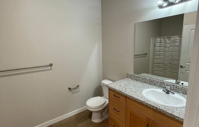 2 beds, 2 baths, $1,450, Unit 202