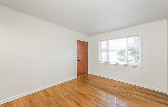 1 bed, 1 bath, 750 sqft, $1,099, Unit 7