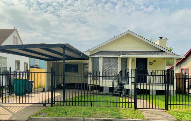 611 BOLSTER ST