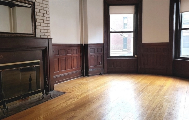 924 Beacon St.