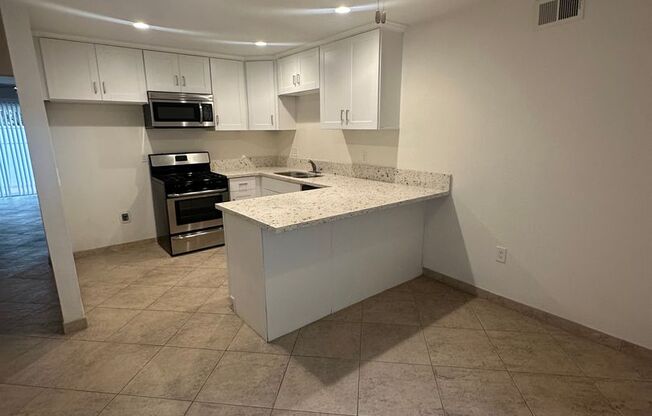 2 beds, 1.5 baths, 1,100 sqft, $2,650, Unit 3