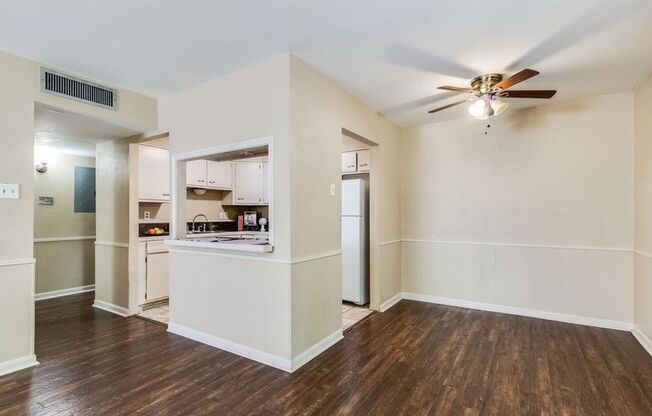 Charming 2 Bed 1 Bath Condo in Lafayette!