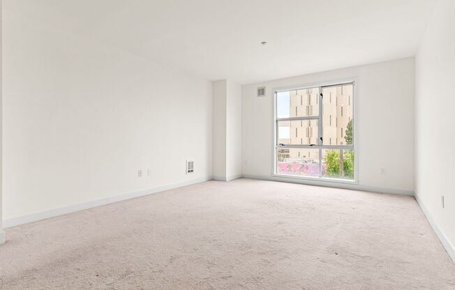 Prime Oakland 1-Bed Condo w/ Resort-Style Amenities & Utilities Included