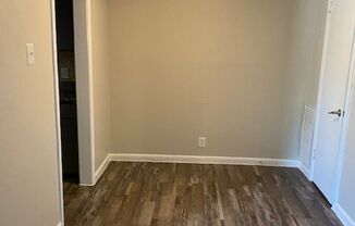 1809 on Cox Apartments