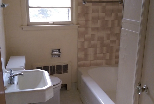 1 bed, 1 bath, $850, Unit 15